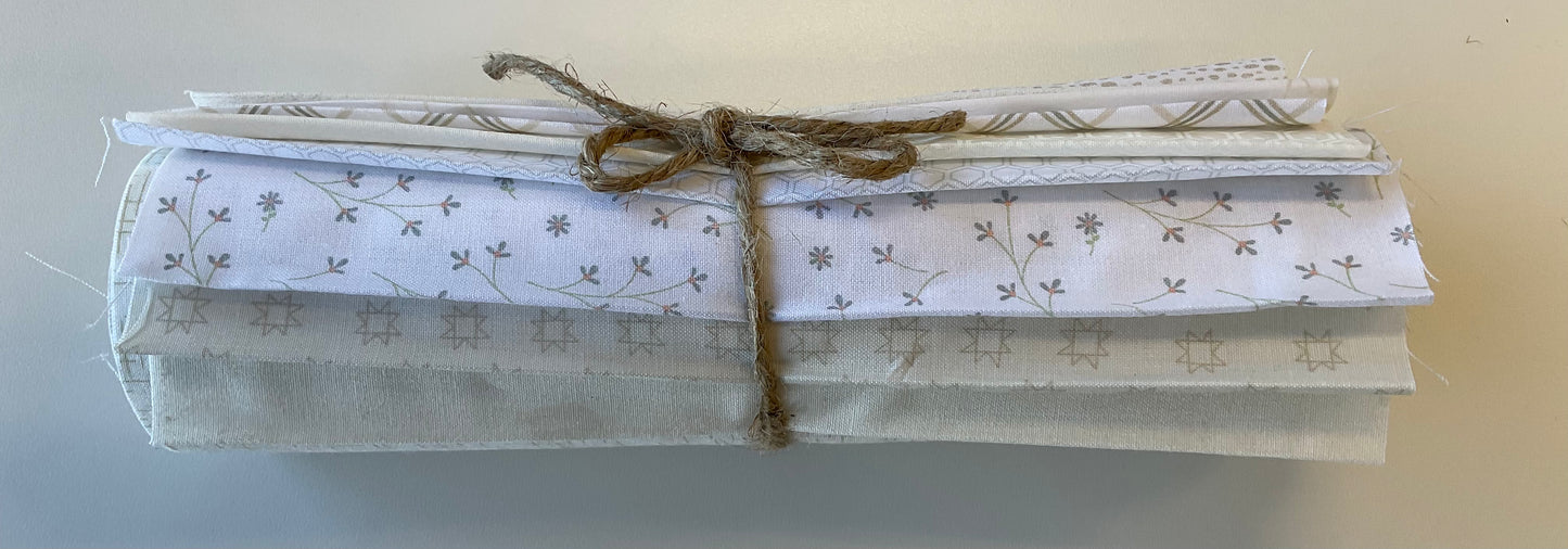 Neutral Roll of Quarters - Cream (10 quarter yards)