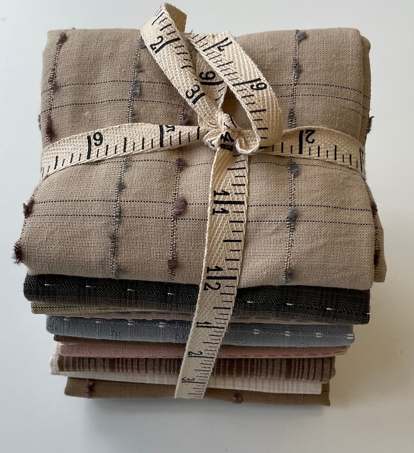 Diamond Textiles Fat Quarter Bundle (10 FQs)