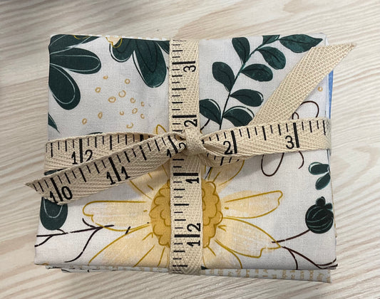 Honey Bee Fat Quarter Pack (7 FQs)