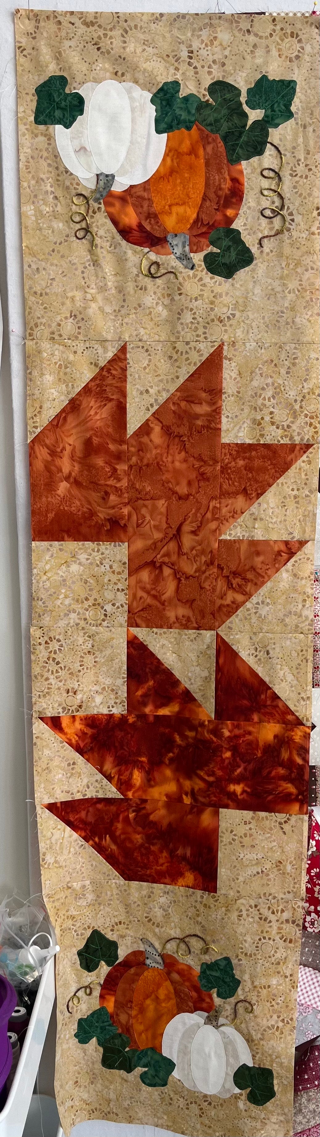 Pumpkin Applique Tablerunner class - Mon, Sept. 8, 10-4 $50.00
