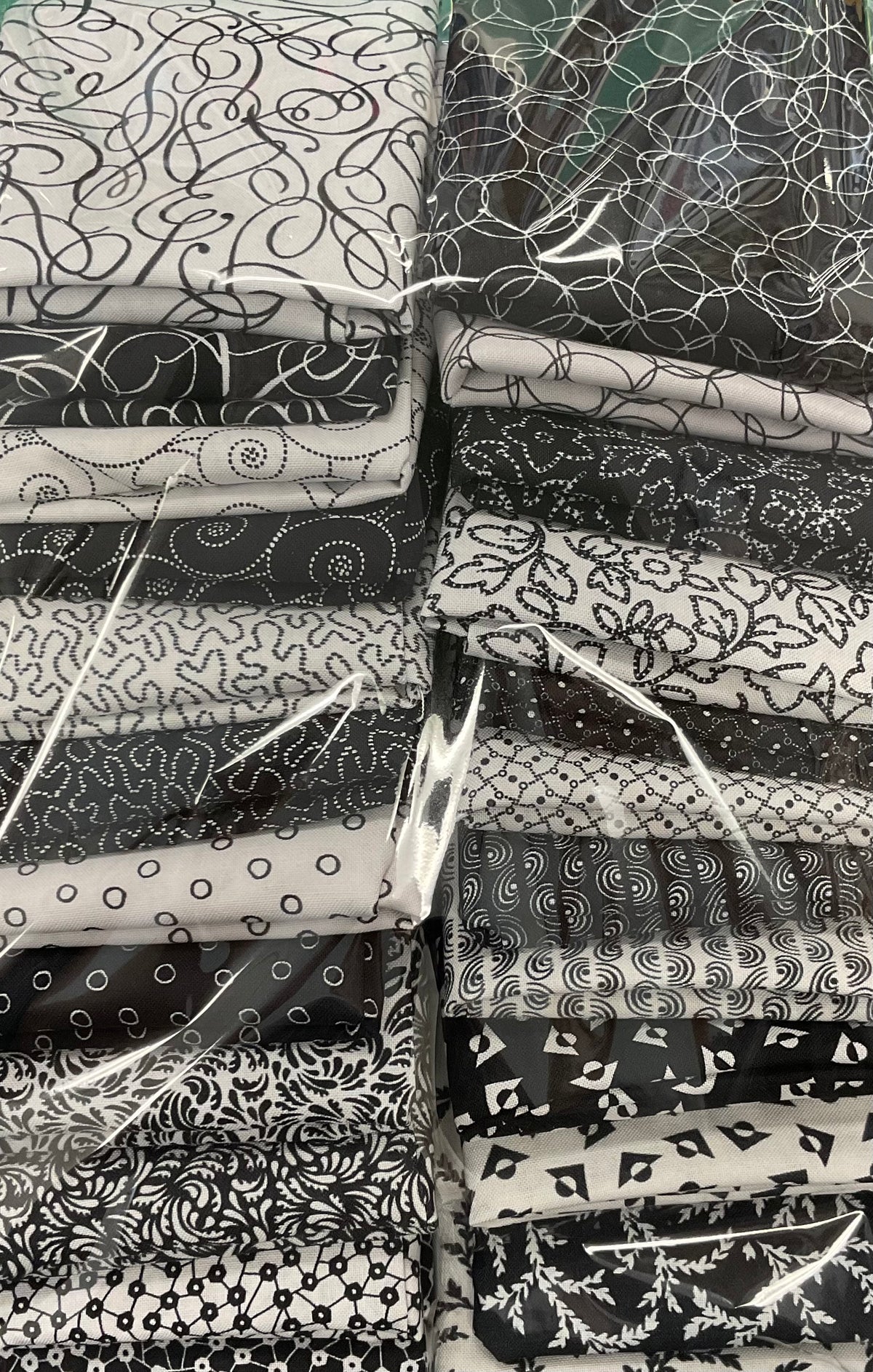 Salt & Pepper II Fat Quarter Bundle - 24 FQs