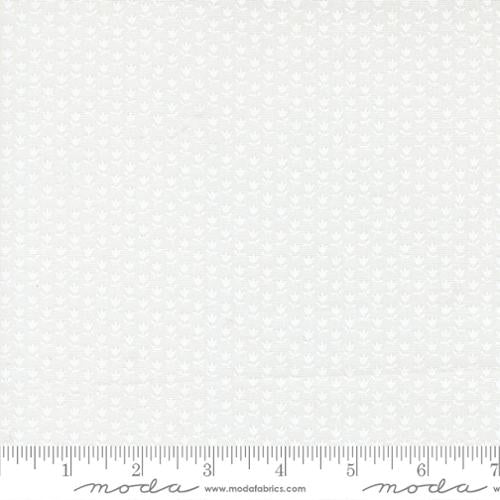 A Cat Named Stitch - June Small Floral Tulip, Cream/White - PER 1/4 YARD